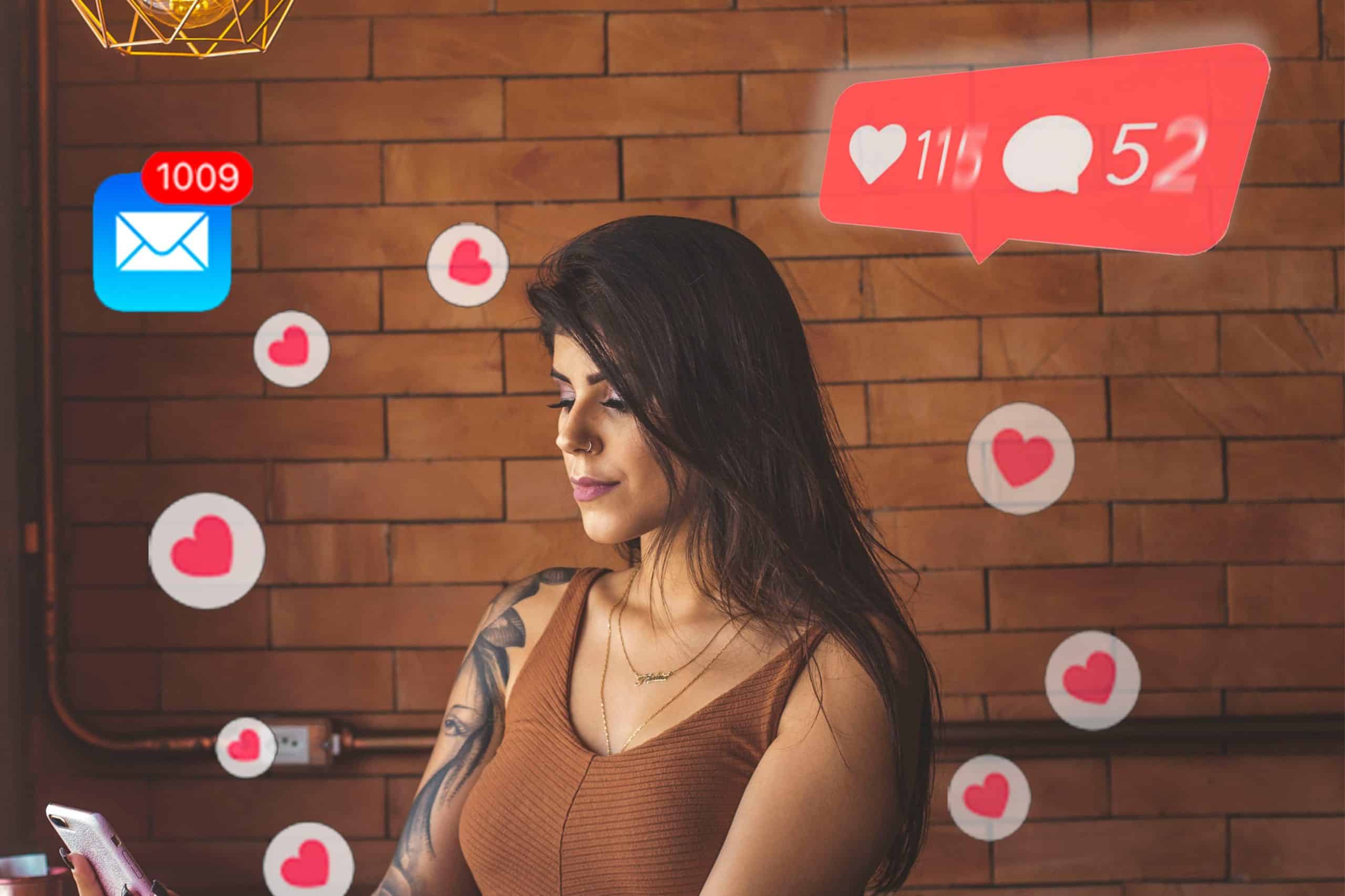 Πολίτες που μοιράζονται θετικές εμπειρίες για την PharmacyNeeds